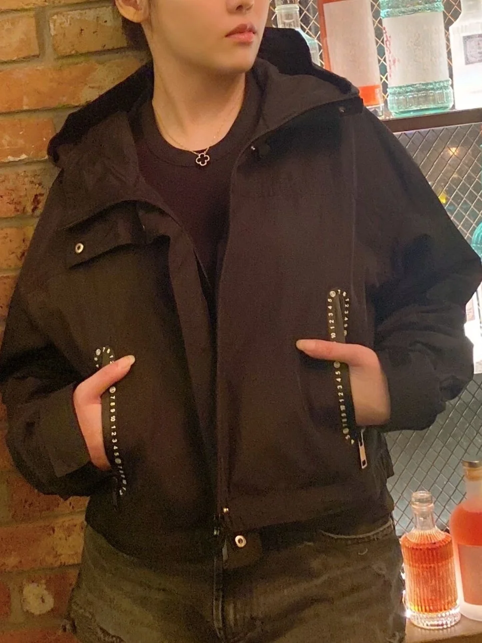 Retro Biker Style Short Jacket Women's Loose Zipper Pocket Decorated Workwear Slimming Top Casual Fashion Spring Polyester
Retro Biker Style Short Jacket Women's Loose Zipper Pocket Decorated Workwear Slimming Top Casual Fashion Spring Polyester