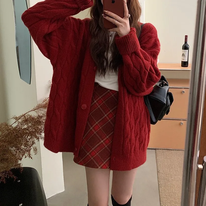 Korean Lazy Style Knitted Cardigan Women's Loose Casual Sweater Women's Top Jacket
Korean Lazy Style Knitted Cardigan Women's Loose Casual Sweater Women's Top Jacket