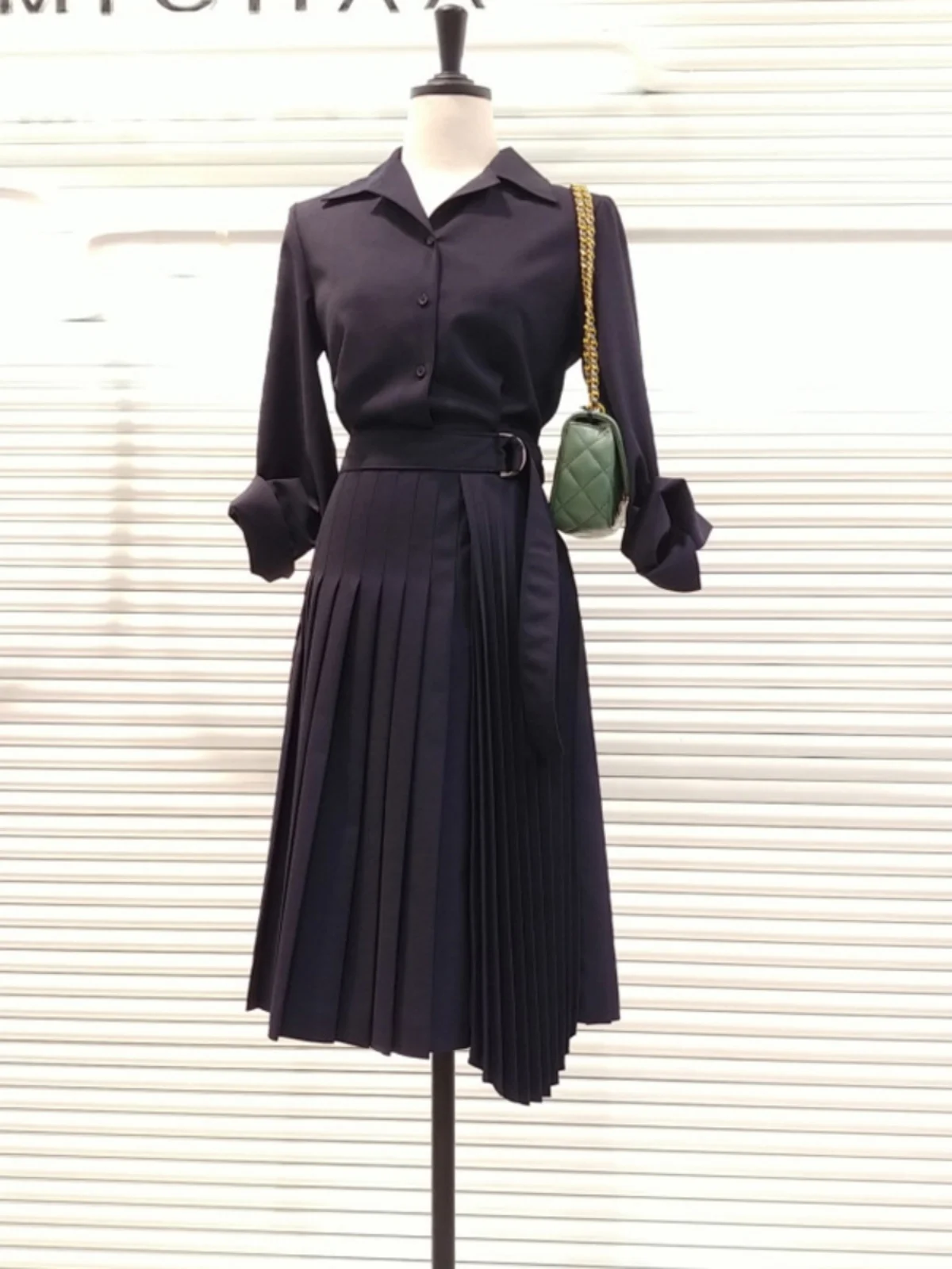 Faionable Korean Sle irt Dr Long Sve Pleated High Waist Belted Slimming Spring Autumn Wear New Arrival 2024
Faionable Korean Sle irt Dr Long Sve Pleated High Waist Belted Slimming Spring Autumn Wear New Arrival 2024