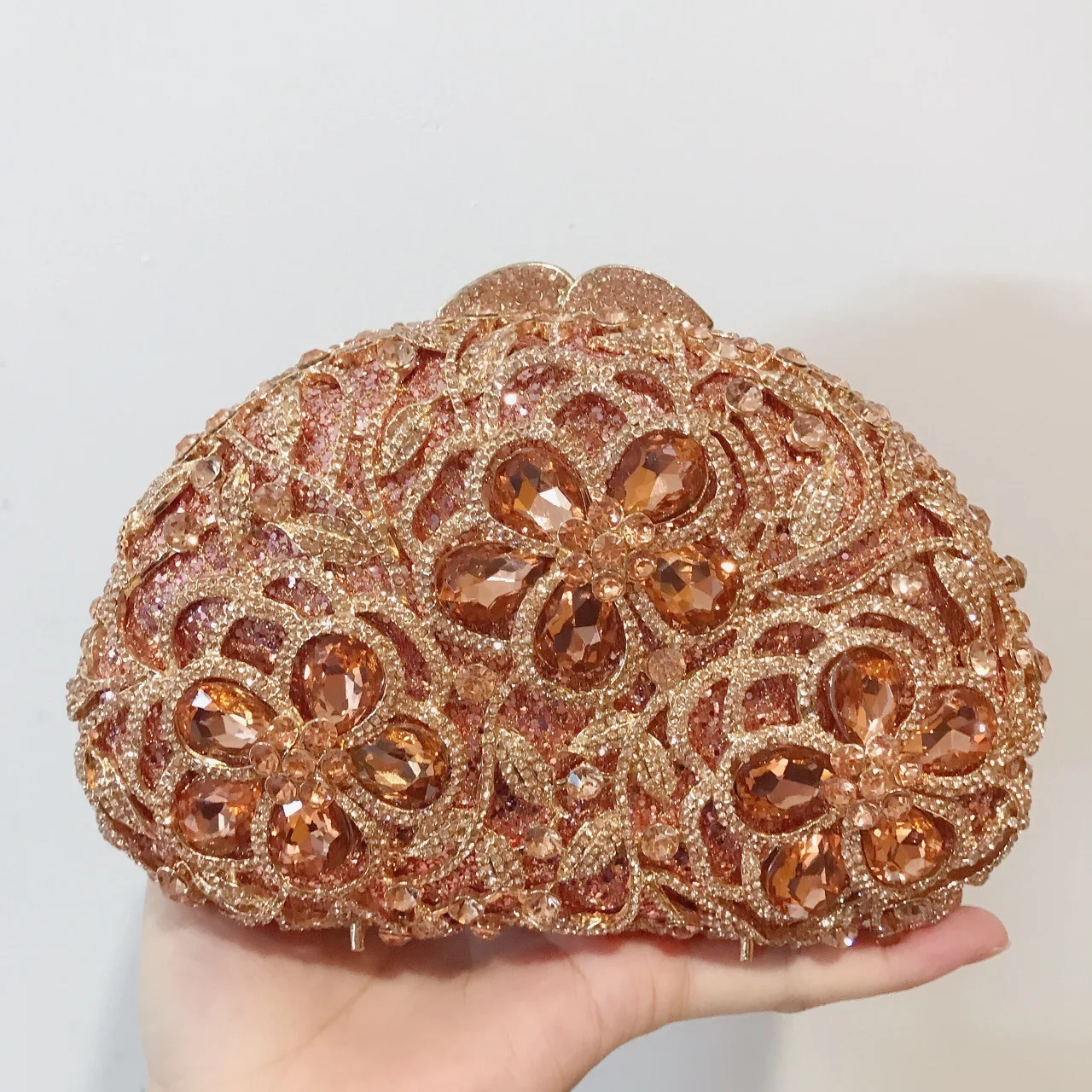 Rose gold Rhinestone Clutches Luxury Champagne Diamond Wedding Purse Newest Crystal Dinner Handbags Designer Party Minaudere Bag
Rose gold Rhinestone Clutches Luxury Champagne Diamond Wedding Purse Newest Crystal Dinner Handbags Designer Party Minaudere Bag