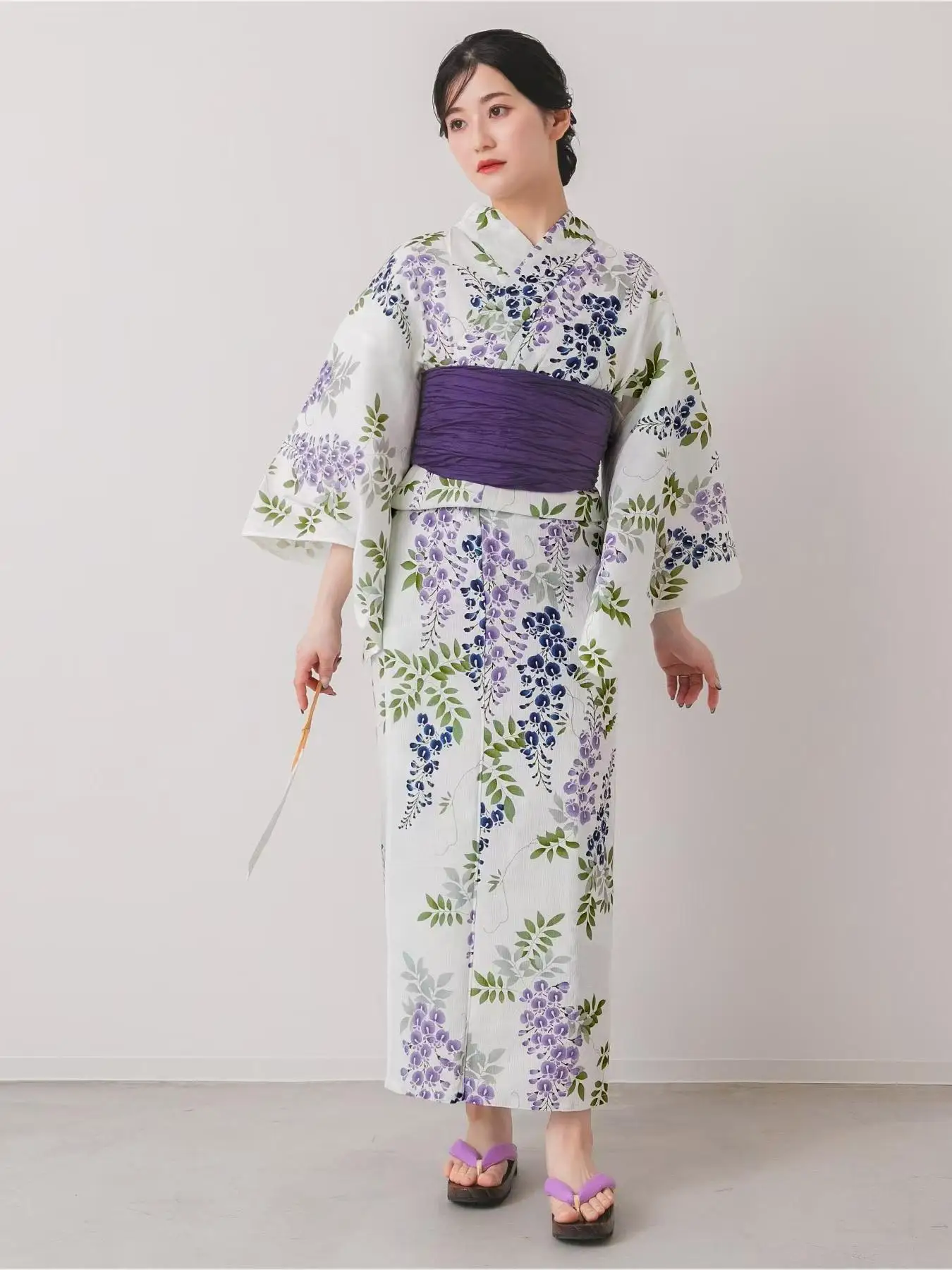 Японское кимоно юката, женская традиционная официальная одежда, стильная высококачественная хлопково-льняная ткань, одежда для путешествий, фотографии 
Японское кимоно юката, женская традиционная официальная одежда, стильная высококачественная хлопково-льняная ткань, одежда для путешествий, фотографии