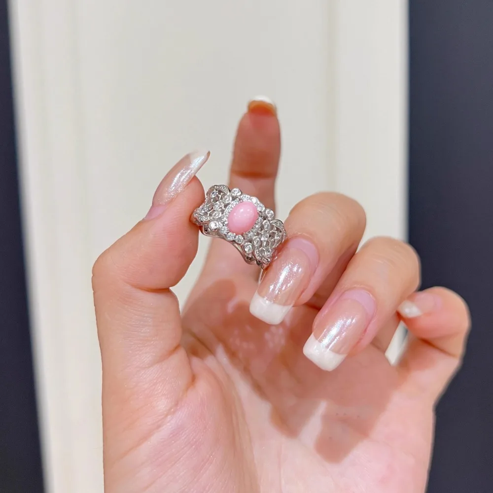 Light luxury exquisite silver 925 surround zircon hollow lace rings for women design delicate pink oval ring wedding jewelry
Light luxury exquisite silver 925 surround zircon hollow lace rings for women design delicate pink oval ring wedding jewelry