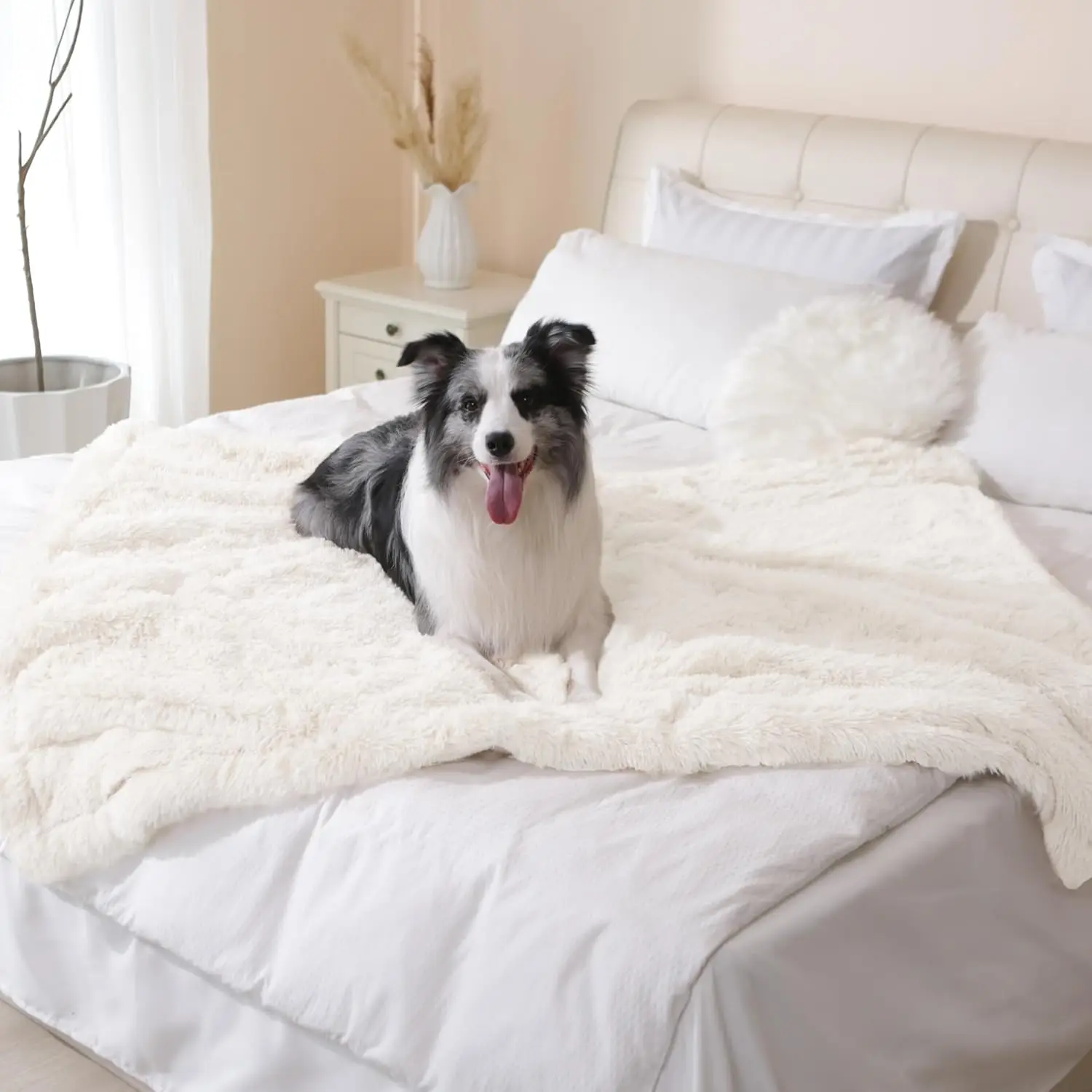 Waterproof Dog Blanket for Large Dogs, Cats, Puppy, Reversible Faux Fur Pet Throw Blanket, Washable, Calming Furniture
Waterproof Dog Blanket for Large Dogs, Cats, Puppy, Reversible Faux Fur Pet Throw Blanket, Washable, Calming Furniture