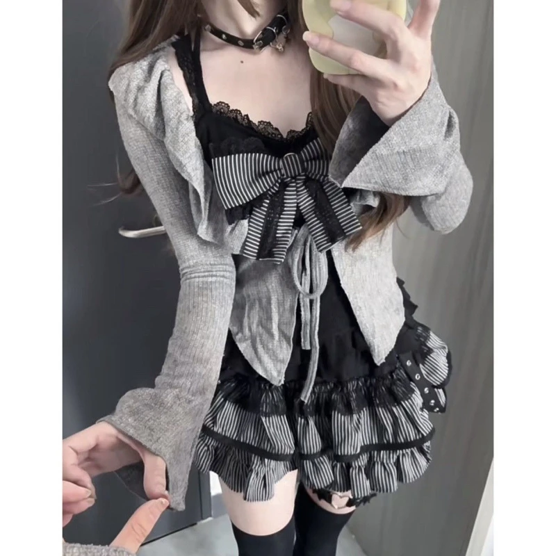 Spring Japanese Kawaii Lolita Sweet 3 Piece Set Women Outfits Bow Y2k Vest +Casual Cardigan + High Waist Striped Chic Skirt New
Spring Japanese Kawaii Lolita Sweet 3 Piece Set Women Outfits Bow Y2k Vest +Casual Cardigan + High Waist Striped Chic Skirt New