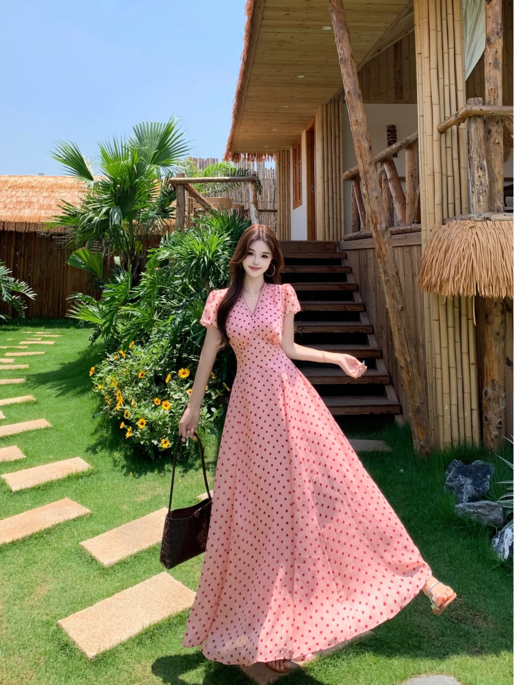 plus Size Women's Gentle Wave Dot Long Dress Summer New Waist Cinching Slimming Retro V-neck Short Sleeve Dress A-line Skirt
plus Size Women's Gentle Wave Dot Long Dress Summer New Waist Cinching Slimming Retro V-neck Short Sleeve Dress A-line Skirt