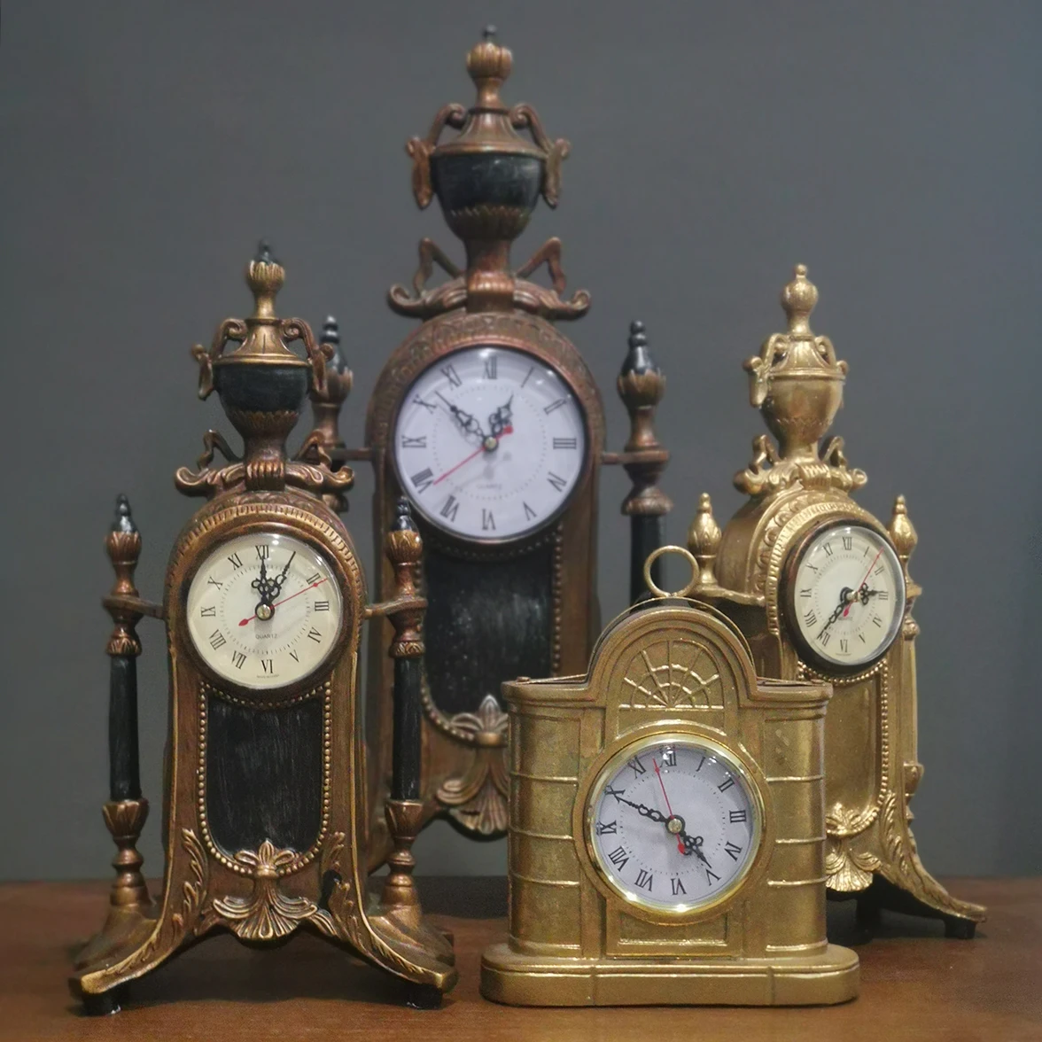 European-style clock living room, large ornament, retro imitation copper gold, American antique table clock
European-style clock living room, large ornament, retro imitation copper gold, American antique table clock