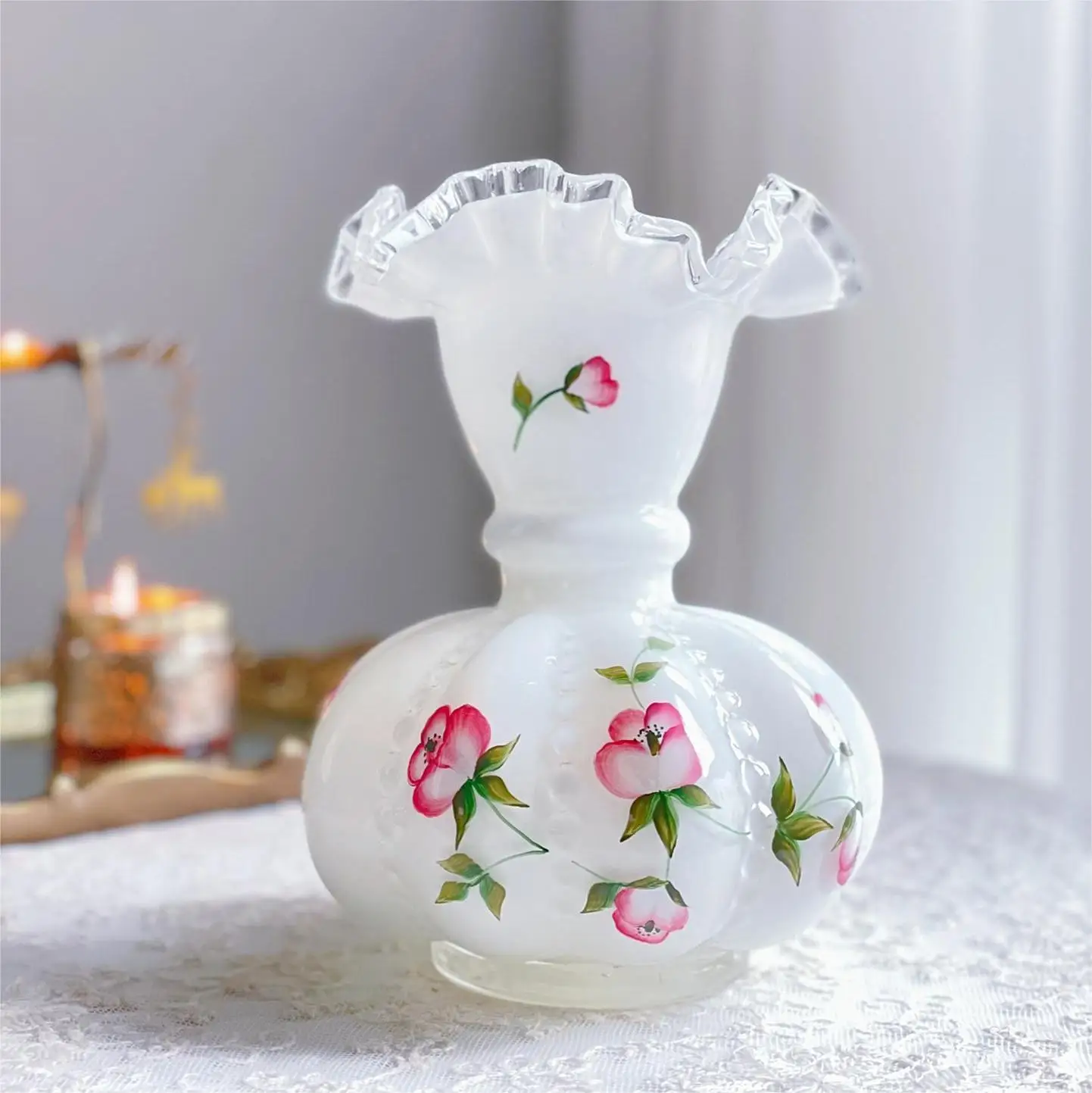 DSA modern style flower ware hand-painted powder cream hand-painted vase hand-blown glass
DSA modern style flower ware hand-painted powder cream hand-painted vase hand-blown glass