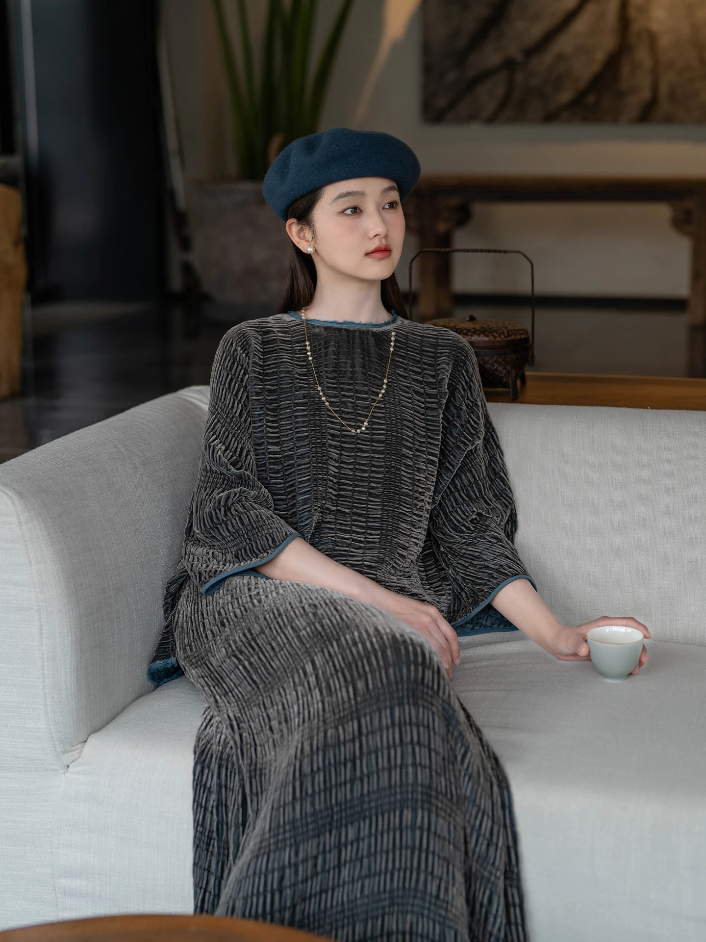 Original Silk Bubble Velvet Texture Elastic Double Slit Hooded Cover up Frill irt Casual Loose Fit Long Sve round Ne
Original Silk Bubble Velvet Texture Elastic Double Slit Hooded Cover up Frill irt Casual Loose Fit Long Sve round Ne