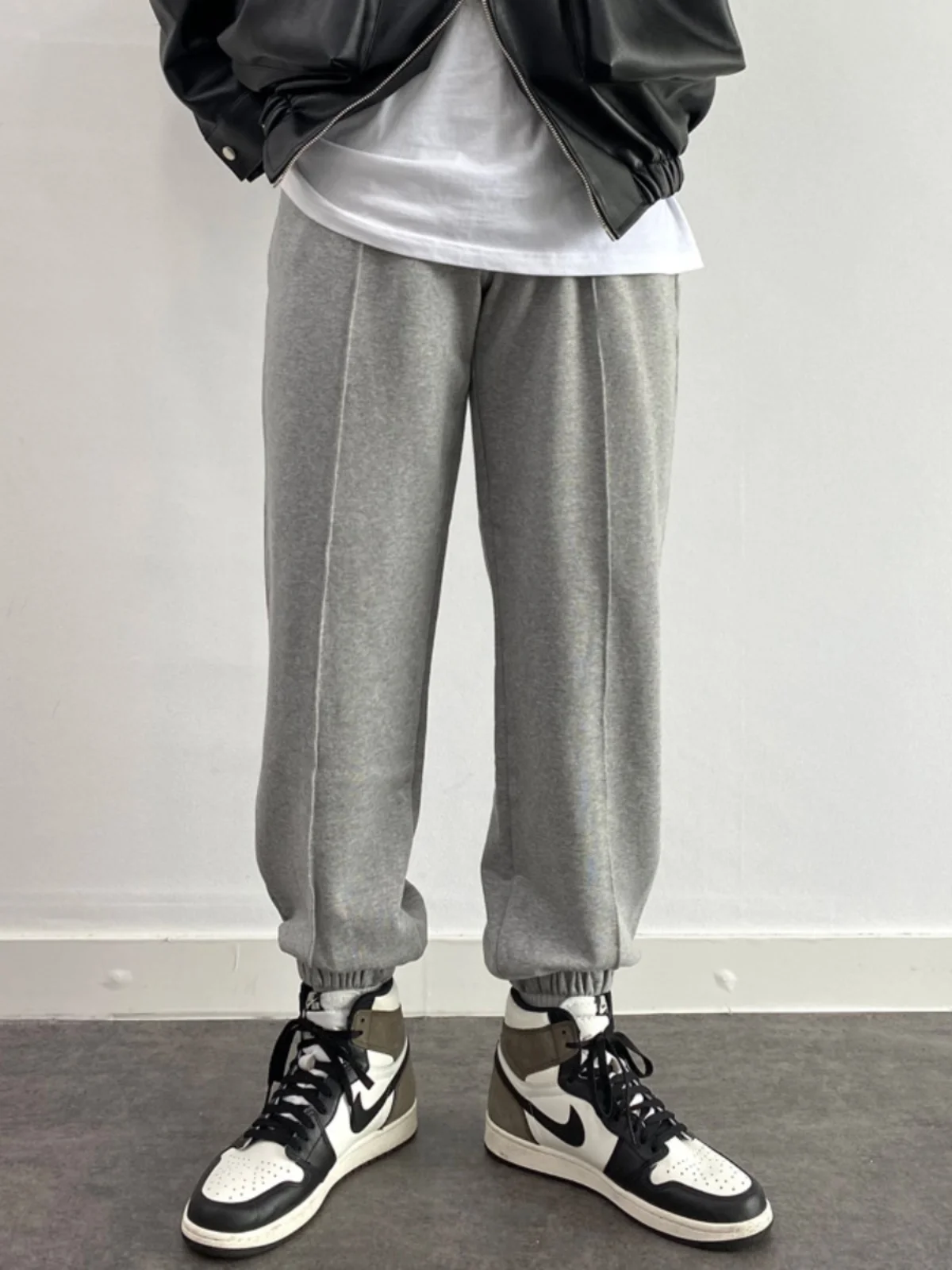 Loose Fit Knitted Baskeall Sport Pants Running Training Fitn Sweatpants American Muscle Wide Leg Trousers Breathable
Loose Fit Knitted Baskeall Sport Pants Running Training Fitn Sweatpants American Muscle Wide Leg Trousers Breathable