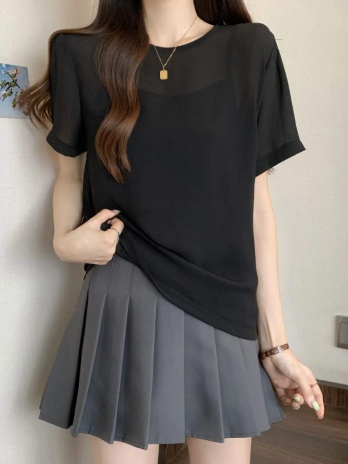 Slimming Fashionable Women's Summer Outfit Two-Piece Set with Chiffon Top Tank Top And Strap Vest High-End Feeling
Slimming Fashionable Women's Summer Outfit Two-Piece Set with Chiffon Top Tank Top And Strap Vest High-End Feeling