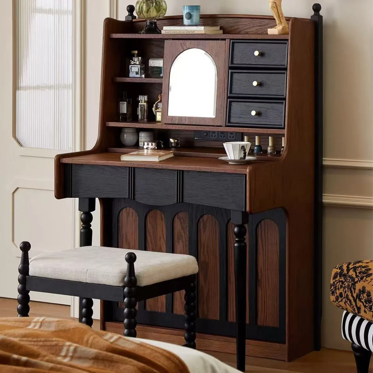 PYJ retro solid wood dresser home makeup storage integrated bedroom retro storage dressing table
PYJ retro solid wood dresser home makeup storage integrated bedroom retro storage dressing table