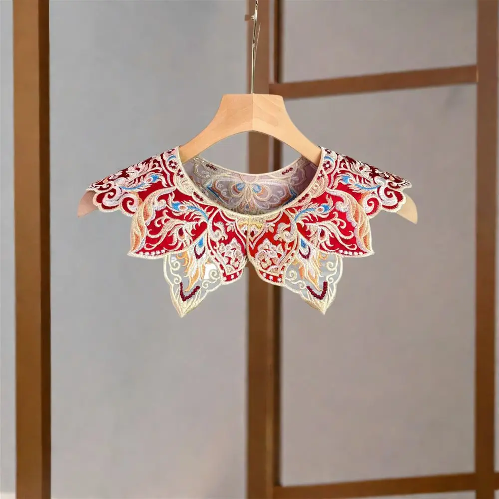 Elegant False Collar Embroidery Design Vintage Lace Shawl Handmade Floral Pattern Detachable Collar Cultural Wear
Elegant False Collar Embroidery Design Vintage Lace Shawl Handmade Floral Pattern Detachable Collar Cultural Wear
