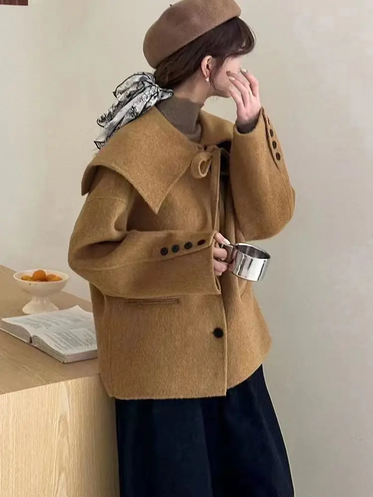 Short Woolen Coat High-Quality Lace-Up Doll Collar Single-Breasted Navy Style Sweet College Versatile Style Hepburn Style Coat
Short Woolen Coat High-Quality Lace-Up Doll Collar Single-Breasted Navy Style Sweet College Versatile Style Hepburn Style Coat
