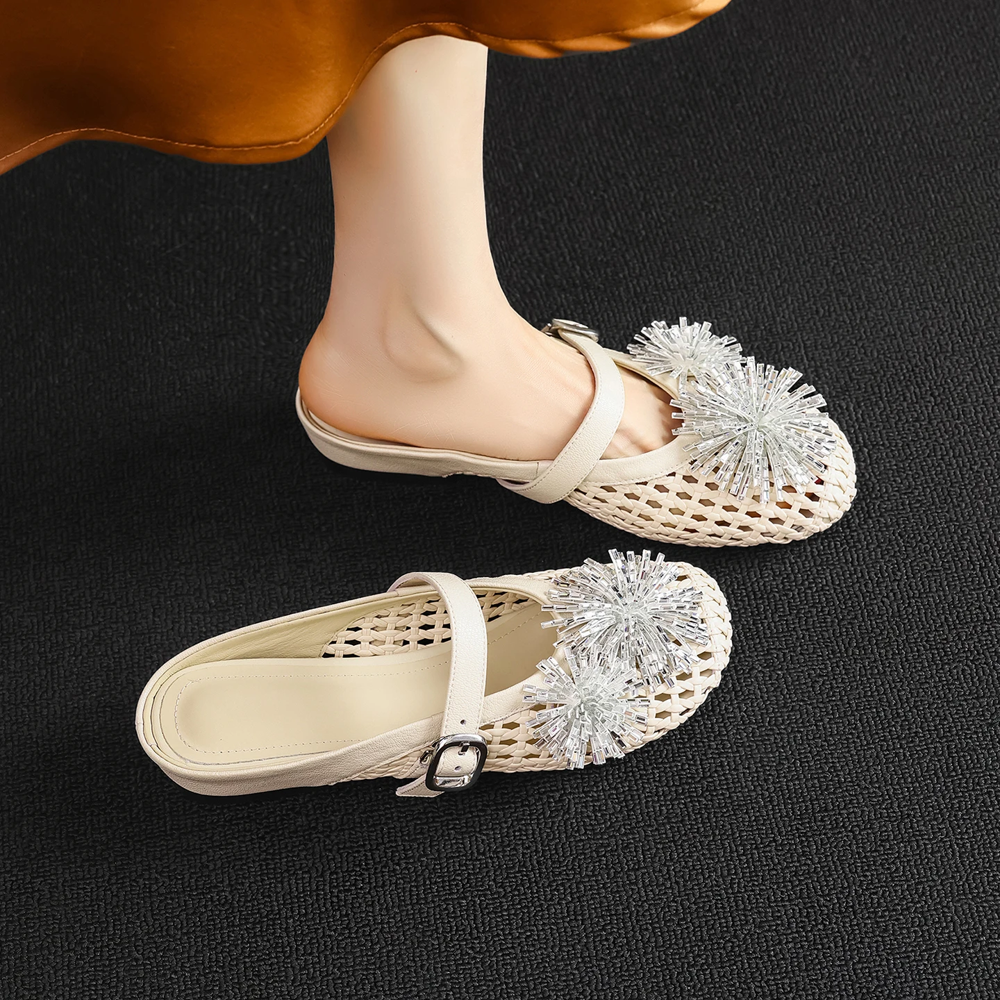 Fashion Women Elegant Mules Luxury Low High Heels Genuine Leather Comfortable Slippers Summer Sandals Office Party Dress Shoes
Fashion Women Elegant Mules Luxury Low High Heels Genuine Leather Comfortable Slippers Summer Sandals Office Party Dress Shoes