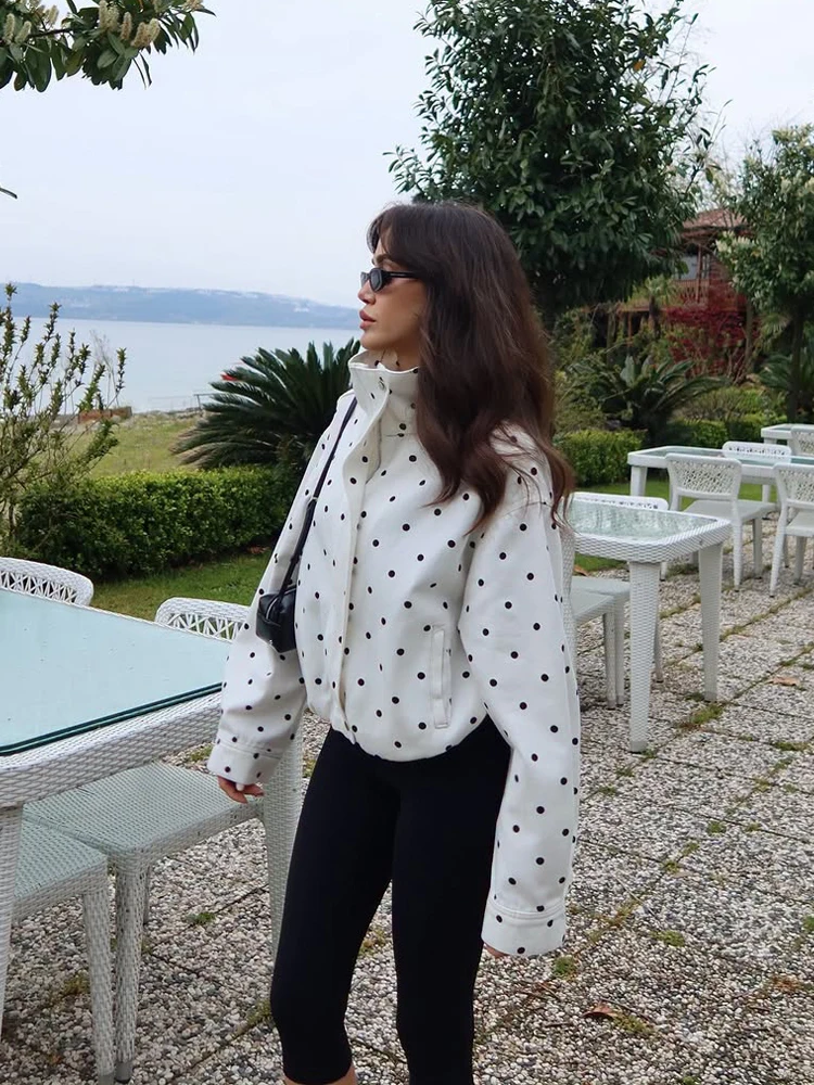 Women's Retro Stand Collar Bomber Jacket Oversized Polka Dot Printed Lightweight Spring Casual Outerwear 2026 Trendy Lady Coat
Women's Retro Stand Collar Bomber Jacket Oversized Polka Dot Printed Lightweight Spring Casual Outerwear 2026 Trendy Lady Coat