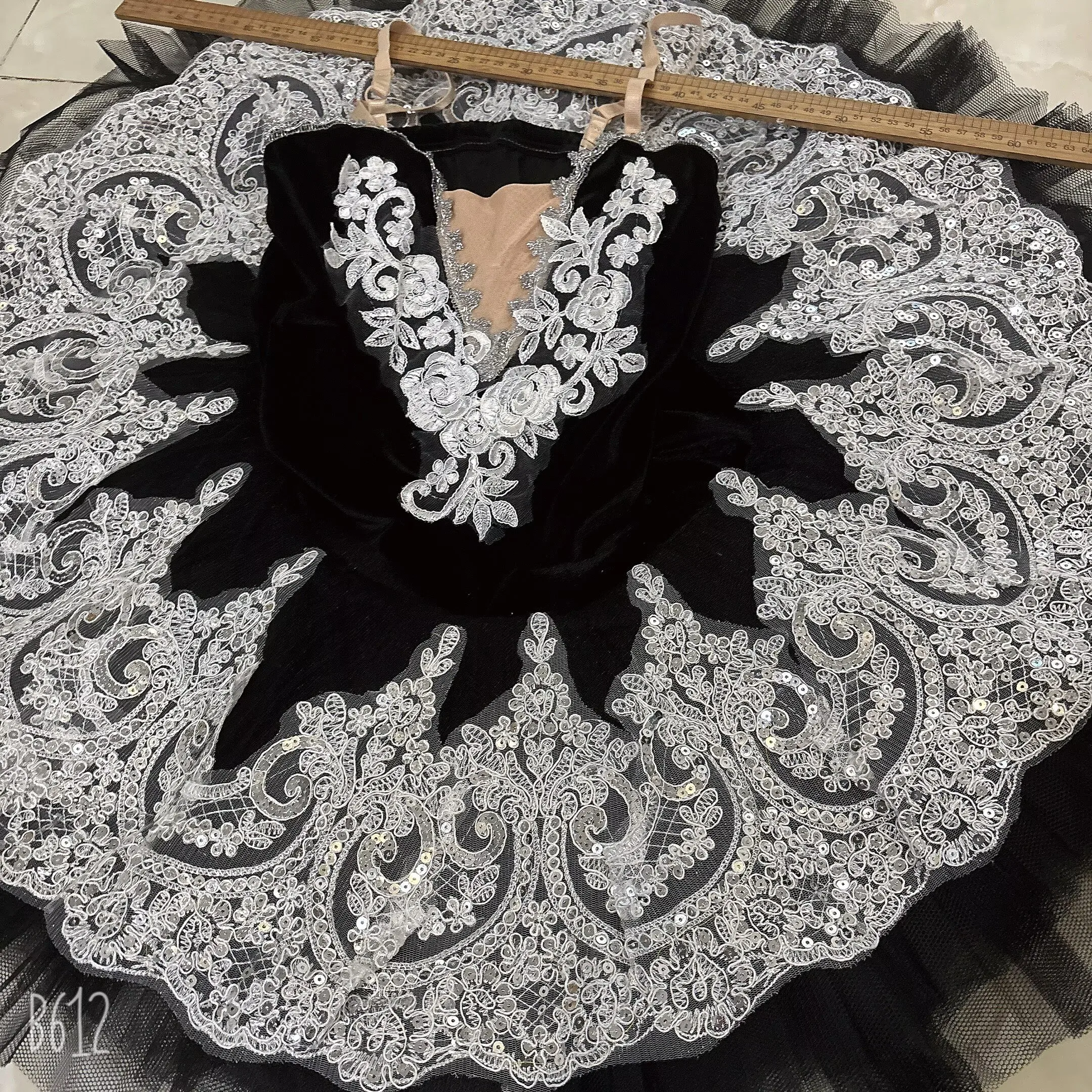 2026 Ballet Professional Ballet Tutus Black Swan Lake Ballet Tutu Kids Costume Outfit For Girls Dance Wear
2026 Ballet Professional Ballet Tutus Black Swan Lake Ballet Tutu Kids Costume Outfit For Girls Dance Wear