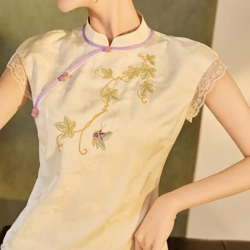Improved Chinese Style Dress Women Luxury Embroider Flower Qipao Sexy Lace Trim Chesongam Lady Evening Party Vestidos
Improved Chinese Style Dress Women Luxury Embroider Flower Qipao Sexy Lace Trim Chesongam Lady Evening Party Vestidos
