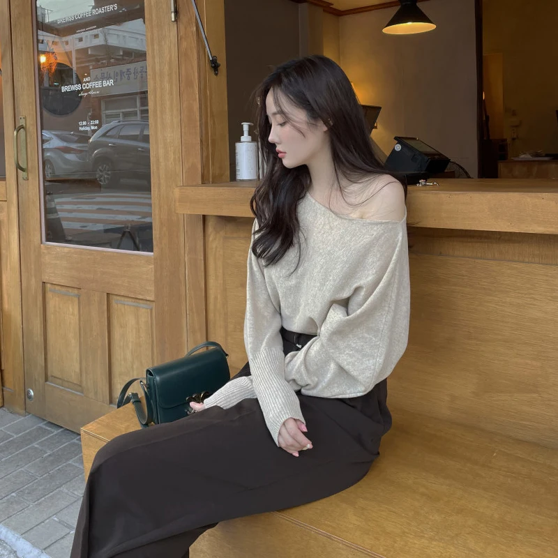 Chic Early Autumn One-oulder Design Knitwear Loose Long-Sve Overhead Sle for Women Sexy Loose Aosphere
Chic Early Autumn One-oulder Design Knitwear Loose Long-Sve Overhead Sle for Women Sexy Loose Aosphere