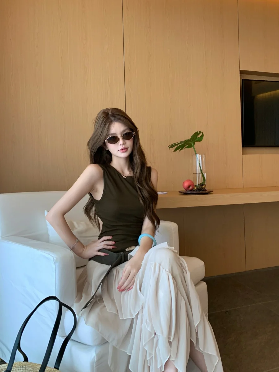 Green Backless Hollow out Vest Women's Summer Half Skirt Long Skirt Two Piece Set Lace Trim High Waist Slim Fit round Neckline
Green Backless Hollow out Vest Women's Summer Half Skirt Long Skirt Two Piece Set Lace Trim High Waist Slim Fit round Neckline