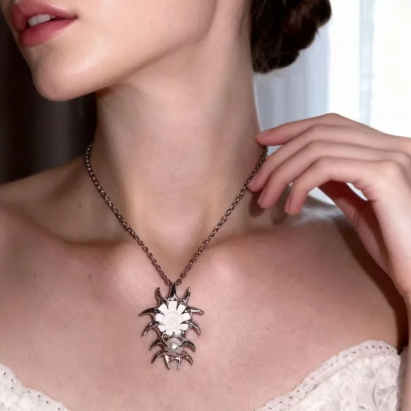 Conch Freshwater Pearls Necklace Spiky Bubble Claw Organic Claws Thorns Brutalist Y2k Handmade Soldered Stainless Steel Jewelry
Conch Freshwater Pearls Necklace Spiky Bubble Claw Organic Claws Thorns Brutalist Y2k Handmade Soldered Stainless Steel Jewelry