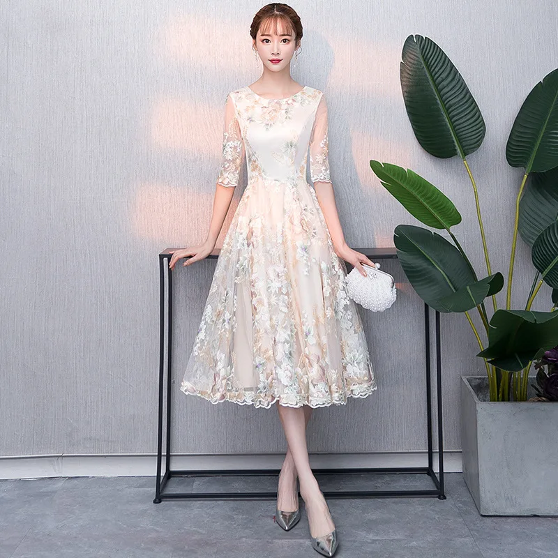 Champagne Floral Lace A-Line Bridesmaid Dress Round Neck 3/4 Sleeve Midi Formal Gow
Champagne Floral Lace A-Line Bridesmaid Dress Round Neck 3/4 Sleeve Midi Formal Gow