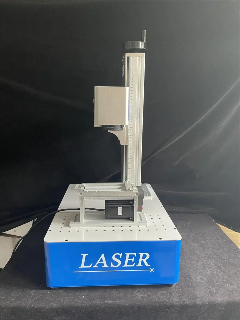 -20W 30W 50W Metal Stainless Steel Fiber Laser Marking Machine For Nameplate PVC Plastic Marking Engraver
-20W 30W 50W Metal Stainless Steel Fiber Laser Marking Machine For Nameplate PVC Plastic Marking Engraver