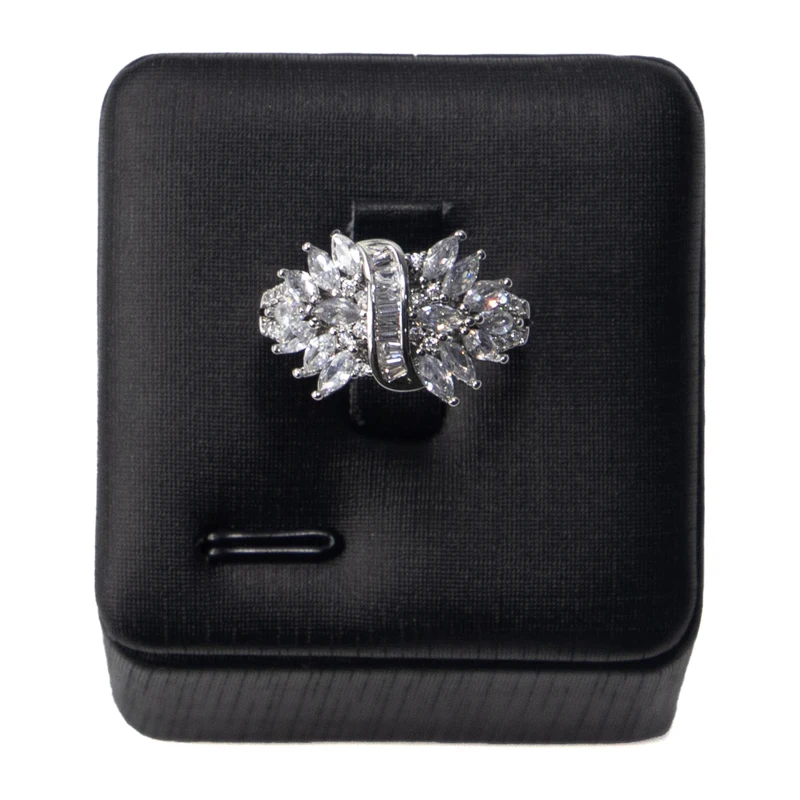 Newest Luxury Sparking Brilliant Cubic Zircon Drop Earrings Necklace Heavy Dinner Jewelry Set Wedding Bridal Dress Accessories
Newest Luxury Sparking Brilliant Cubic Zircon Drop Earrings Necklace Heavy Dinner Jewelry Set Wedding Bridal Dress Accessories