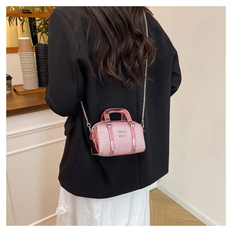 High-End Women's Shoulder Bag Made Of Fine Leather Boasting Designer Inspired And High-End Long-Lasting Style
High-End Women's Shoulder Bag Made Of Fine Leather Boasting Designer Inspired And High-End Long-Lasting Style