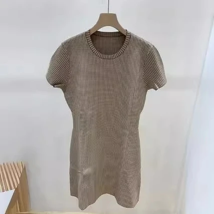 2024 new women's clothing round neck dress plaid contrast color short sleeve slim fit elegant ladies mini dress
2024 new women's clothing round neck dress plaid contrast color short sleeve slim fit elegant ladies mini dress