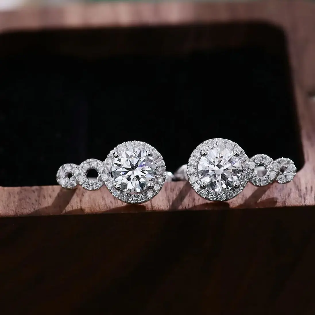 Серьги-кольца из белого золота Provence 10K/14K/18K, цвет DEF VS Lab, серьги-кольца с бриллиантами для женщин, свадебные украшения
Серьги-кольца из белого золота Provence 10K/14K/18K, цвет DEF VS Lab, серьги-кольца с бриллиантами для женщин, свадебные украшения