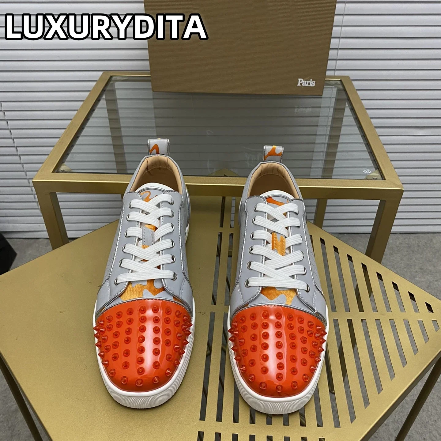 Top Quality Womens Trendy Casual Tennis Shoes Luxury Mens Real Leather Sneakers 35-48 Designr Rivet Red Sole Lovers Shoes M0120
Top Quality Womens Trendy Casual Tennis Shoes Luxury Mens Real Leather Sneakers 35-48 Designr Rivet Red Sole Lovers Shoes M0120