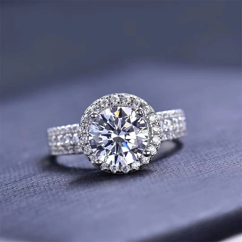 Clear Crystal Round Bezel Luxury Ring For Women 2ct Moissanite PT950 Platinum | Flawless stone texture, transparent and premium
Clear Crystal Round Bezel Luxury Ring For Women 2ct Moissanite PT950 Platinum | Flawless stone texture, transparent and premium