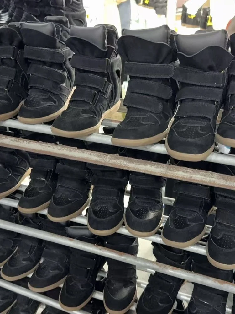 Invisible Heightening Sports Leisure oes for Women 6CM Slope Heel Splice Color Genuine Leather High Help oes
Invisible Heightening Sports Leisure oes for Women 6CM Slope Heel Splice Color Genuine Leather High Help oes