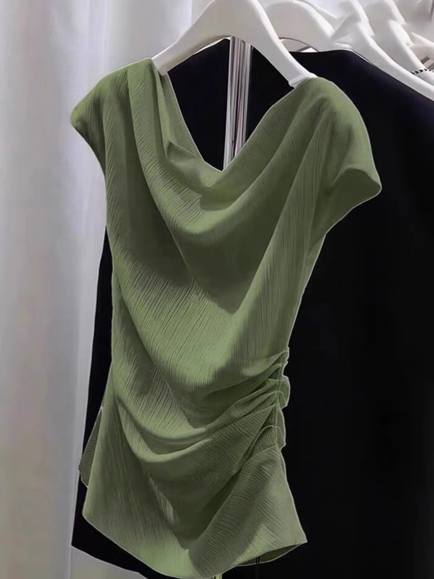 Slimming Pleated Waist Design Women's T-irt Versatile Korean Sle Commute Straight Tube Top Summer 2025 Faion Trend
Slimming Pleated Waist Design Women's T-irt Versatile Korean Sle Commute Straight Tube Top Summer 2025 Faion Trend