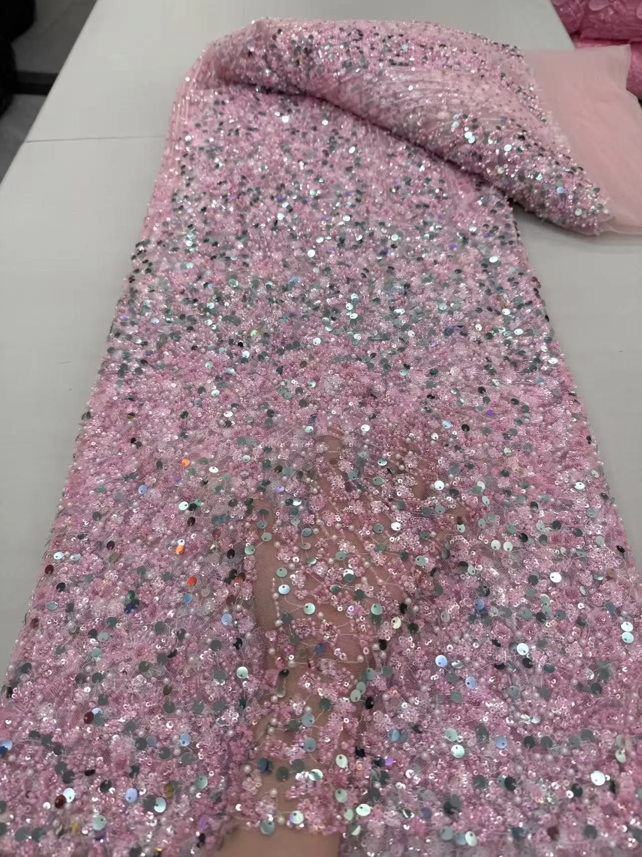 Luxury Hand Beaded Lace Fabric Bridal Fabric High-end Wedding Fabrics French Nigerian Sequins Beads Embroidered on Tulle 5 Yards
Luxury Hand Beaded Lace Fabric Bridal Fabric High-end Wedding Fabrics French Nigerian Sequins Beads Embroidered on Tulle 5 Yards