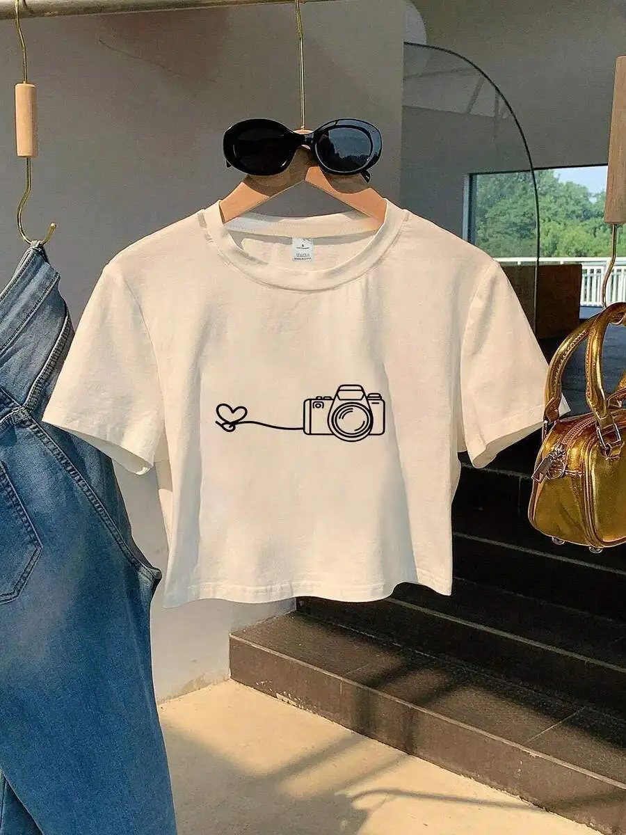 White Cropped T-Shirt With Camera And Heart Line Drawing Casual Summer Top
White Cropped T-Shirt With Camera And Heart Line Drawing Casual Summer Top