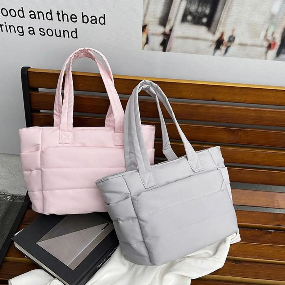 Повседневная хлопковая сумка на плечо в корейском стиле, однотонная, большая вместительная, пышная сумка, легкая нейлоновая сумка из хлопка, женская сумка
Повседневная хлопковая сумка на плечо в корейском стиле, однотонная, большая вместительная, пышная сумка, легкая нейлоновая сумка из хлопка, женская сумка