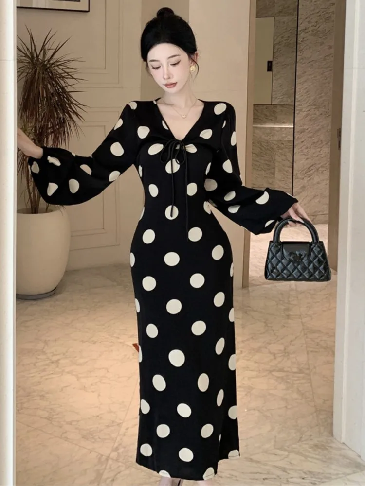 French Elegant Bodycon Midi Dress Lantern Sleeve V-neck Dot Fashion Korean Slim Party Dress One Piece Vestidos Mujer New
French Elegant Bodycon Midi Dress Lantern Sleeve V-neck Dot Fashion Korean Slim Party Dress One Piece Vestidos Mujer New