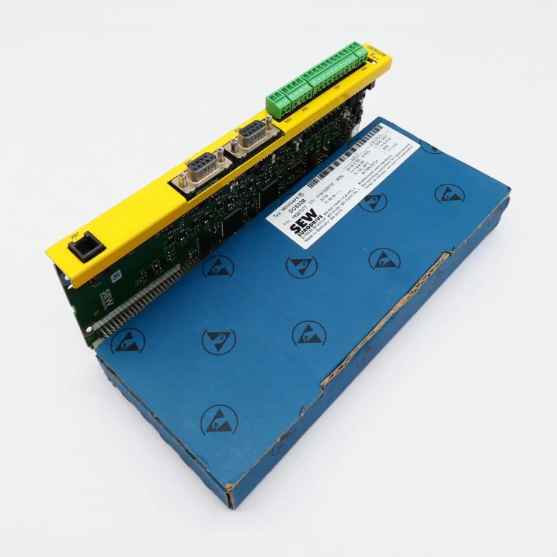 Новая оригинальная карта безопасности MOVISAFE DCS32B 18247377 для PLC - / - *Максимальная ценность* В наличии
Новая оригинальная карта безопасности MOVISAFE DCS32B 18247377 для PLC - / - *Максимальная ценность* В наличии