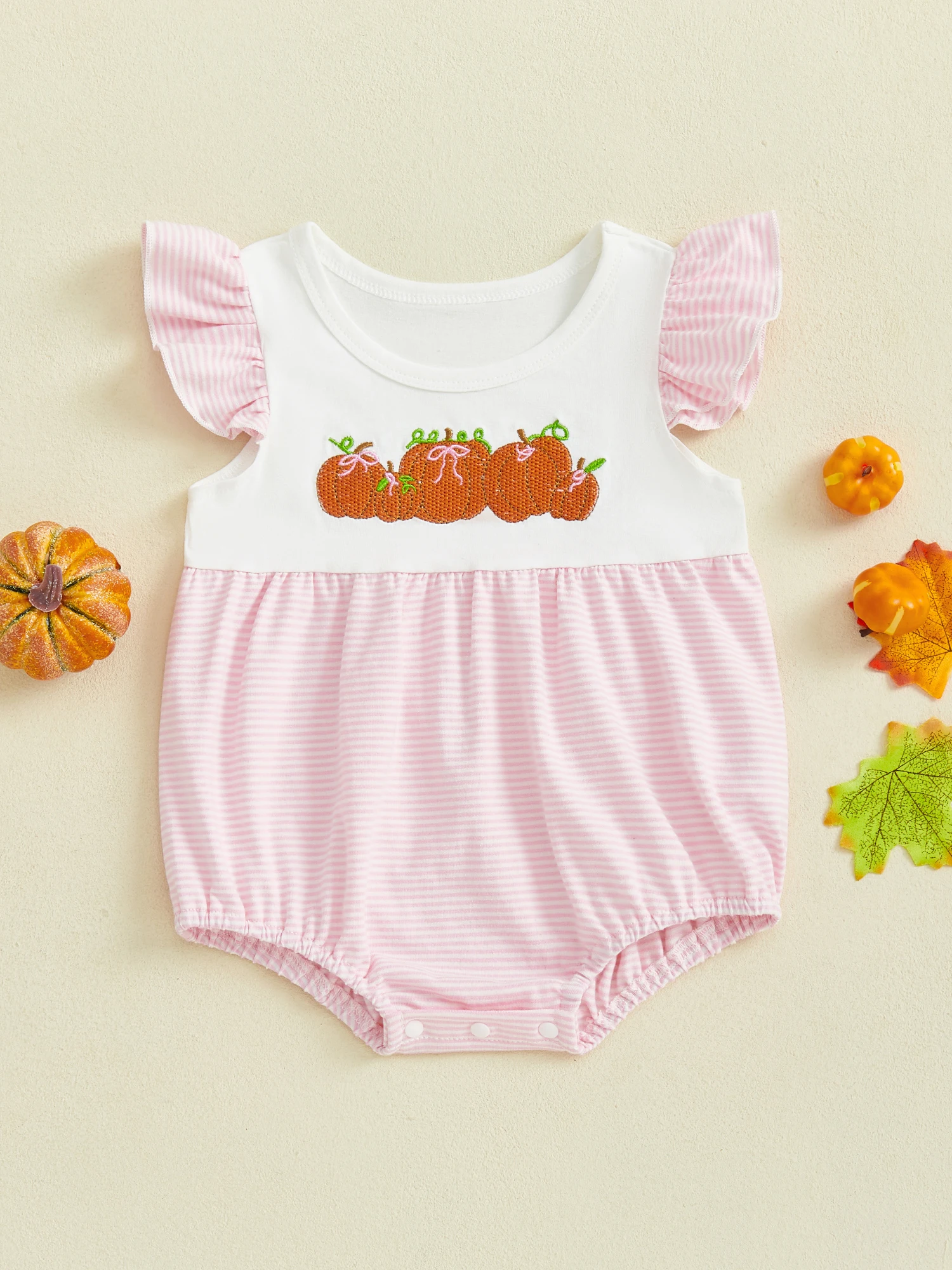 Adorable Infant Halloween Costume with Ghost and Bat Appliqué Long Sleeve Striped Bodysuit for Autumn Festivities
Adorable Infant Halloween Costume with Ghost and Bat Appliqué Long Sleeve Striped Bodysuit for Autumn Festivities