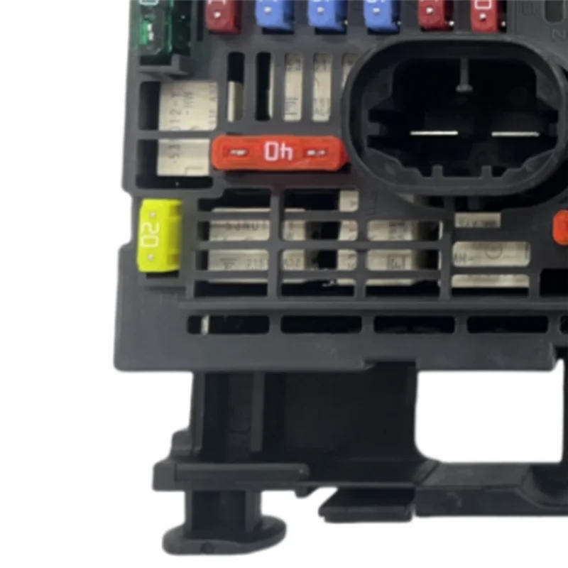 High Quality 9666700280 Car Engine Fuse Box Assembly BSM R03 For Fiat Scudo Citroen Dispatch Expert 2007-2014
High Quality 9666700280 Car Engine Fuse Box Assembly BSM R03 For Fiat Scudo Citroen Dispatch Expert 2007-2014