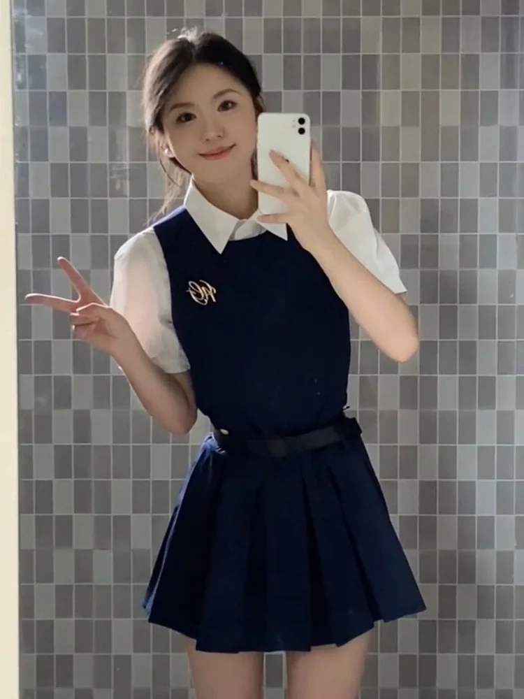 Korean College Style Summer Sweet Small Shirt Skirt Set Jk Uniform Short Sleeve Letter Pattern Fashionable Women's Suit
Korean College Style Summer Sweet Small Shirt Skirt Set Jk Uniform Short Sleeve Letter Pattern Fashionable Women's Suit
