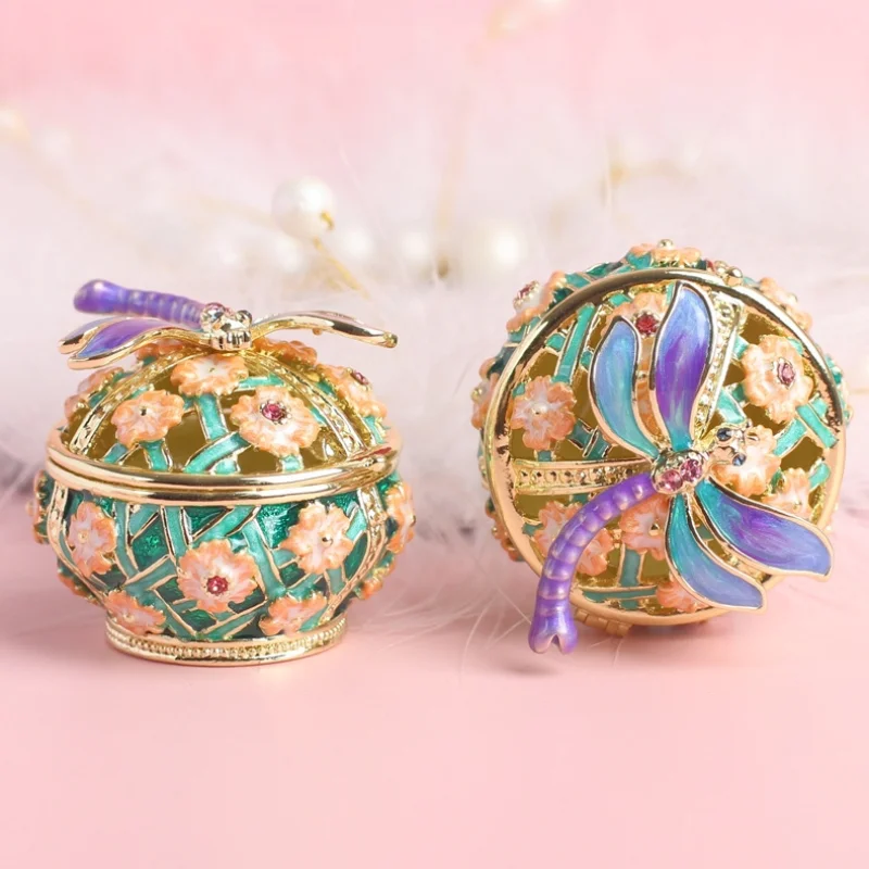 Metal enamel jewelry box Nordic light luxury crafts dragonfly small ornaments home decoration storage box
Metal enamel jewelry box Nordic light luxury crafts dragonfly small ornaments home decoration storage box