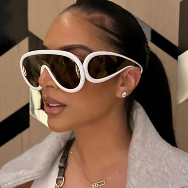 Y2K Vintage Brand Designer Oversized Pilot Sunglasses Women For Men Fashion Mirror Shades Trendy Punk One Piece Cool Sun Glasses
Y2K Vintage Brand Designer Oversized Pilot Sunglasses Women For Men Fashion Mirror Shades Trendy Punk One Piece Cool Sun Glasses