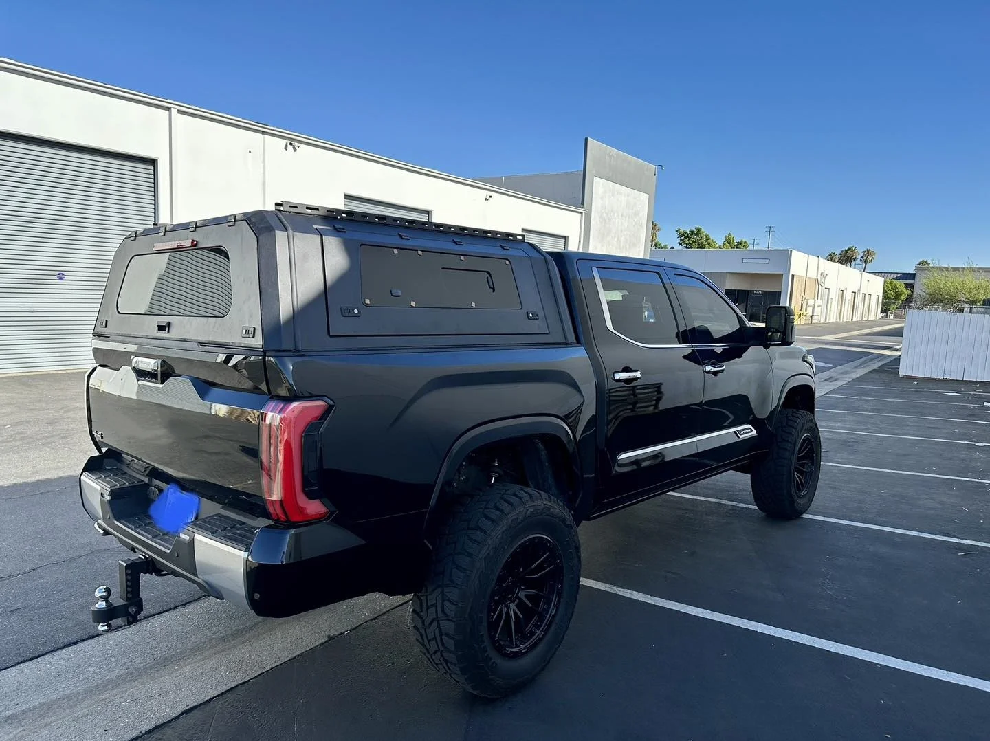 Truck Camper for Pickup Customized 4X4 Waterproof Lightweight Truck Camper TRUCK TOPPER Fit for Toyota Tundra 5ft/5.5ft/6.5ft
Truck Camper for Pickup Customized 4X4 Waterproof Lightweight Truck Camper TRUCK TOPPER Fit for Toyota Tundra 5ft/5.5ft/6.5ft