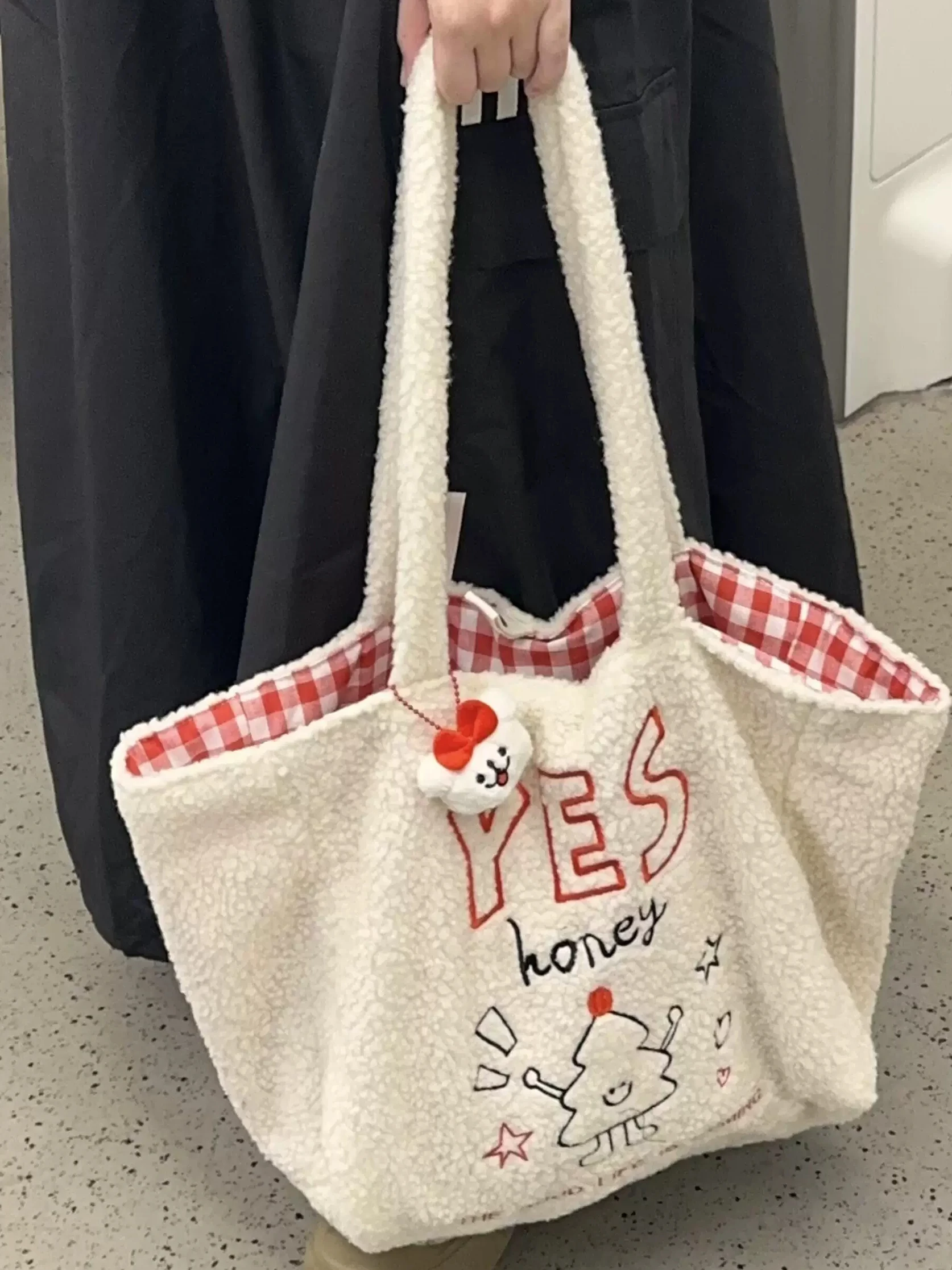 Белый Фен, осенне-зимняя клетчатая двусторонняя сумка-тоут из меха ягненка, большая вместительная сумка на одно плечо, повседневная сумка
Белый Фен, осенне-зимняя клетчатая двусторонняя сумка-тоут из меха ягненка, большая вместительная сумка на одно плечо, повседневная сумка