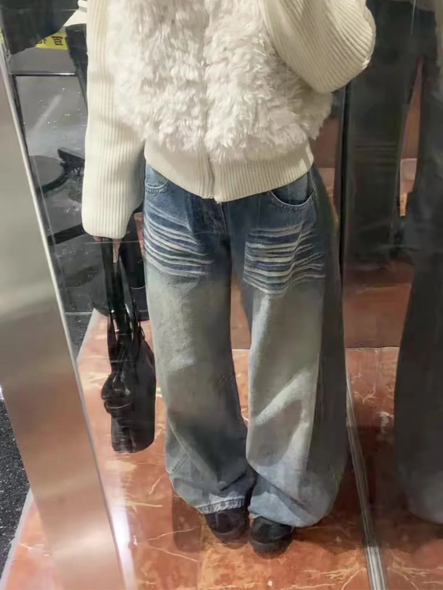 Retro American Style Women's Jeans High Waist Wide Leg Frayed Hem Slim Straight Long Pants Casual Wear Autumn Winter Fashion
Retro American Style Women's Jeans High Waist Wide Leg Frayed Hem Slim Straight Long Pants Casual Wear Autumn Winter Fashion