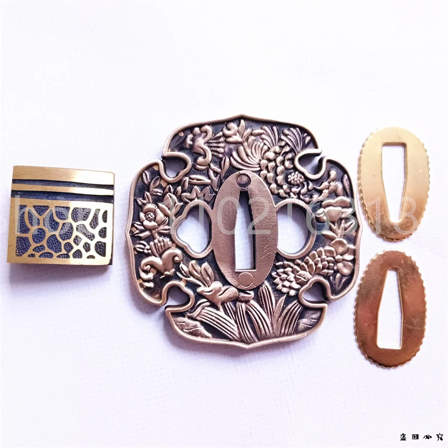 Медная защитная накладка Tsuba, латунная защитная накладка Habaki Seppa для настоящей японской катаны, самурайского меча, фурнитура, запчасти, аксессуары, новинка
Медная защитная накладка Tsuba, латунная защитная накладка Habaki Seppa для настоящей японской катаны, самурайского меча, фурнитура, запчасти, аксессуары, новинка