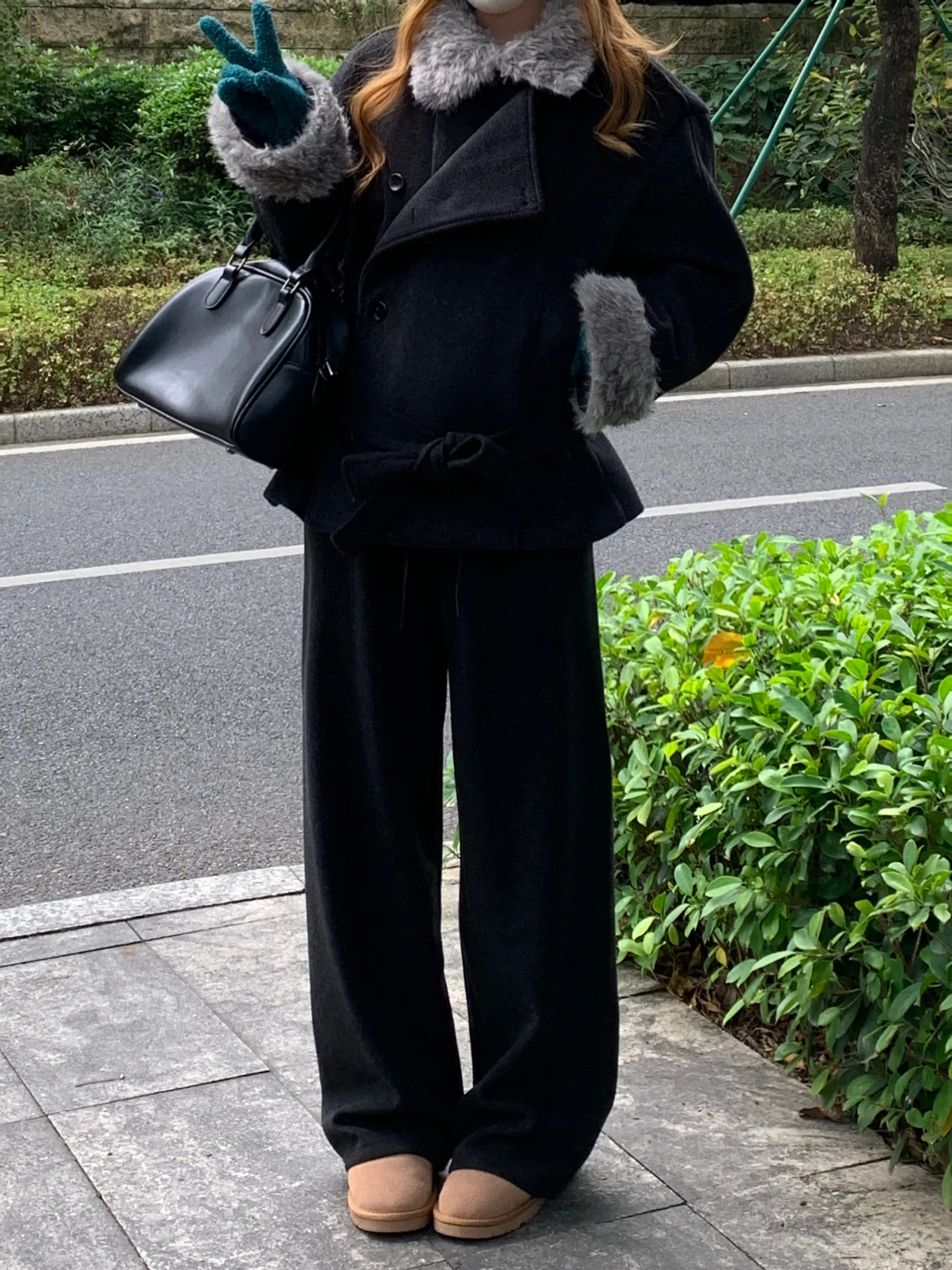 Thiened Woolen Coat with Fur Collar for Women High Waist Wide Leg Pants Daily Wear Warmth Young Fem Long Sve Button C...
Thiened Woolen Coat with Fur Collar for Women High Waist Wide Leg Pants Daily Wear Warmth Young Fem Long Sve Button C...