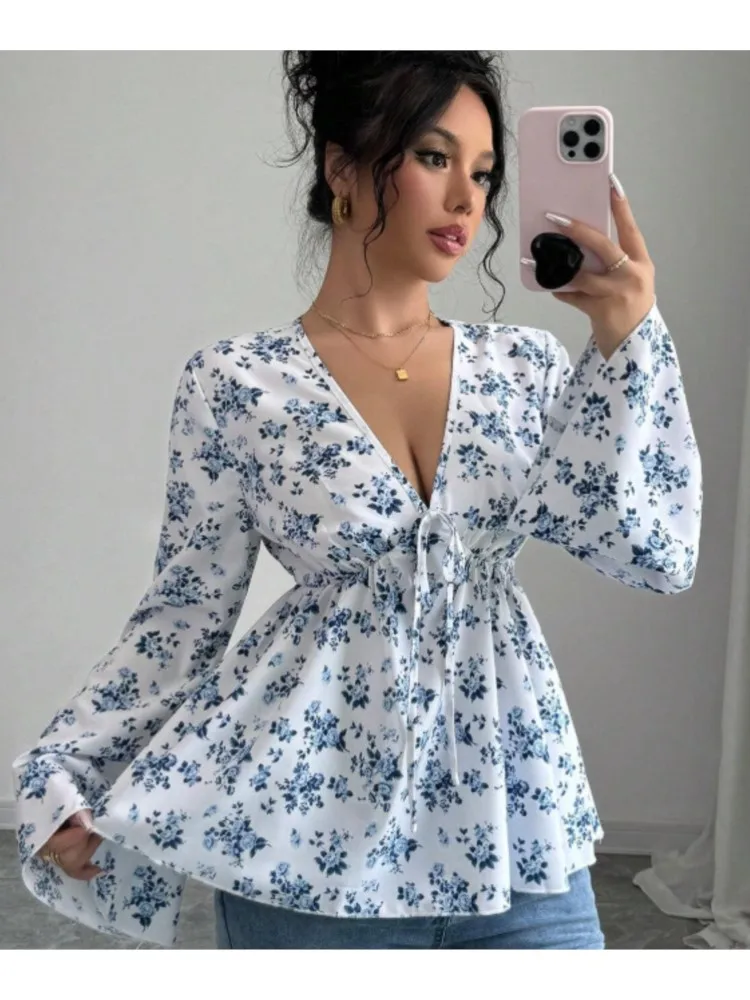 2025 Autumn Shirts Flared Sleeve Blouse For Woman V-neck Temperament Floral Print Fresh Sweet Commuting Homewear Casual Shirt
2025 Autumn Shirts Flared Sleeve Blouse For Woman V-neck Temperament Floral Print Fresh Sweet Commuting Homewear Casual Shirt